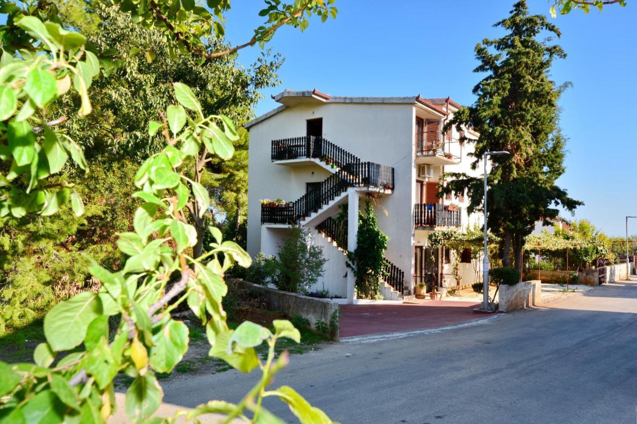 Apartmani Irena Ciovo Трогир Екстериор снимка